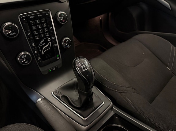 Volvo V40 12 of 17