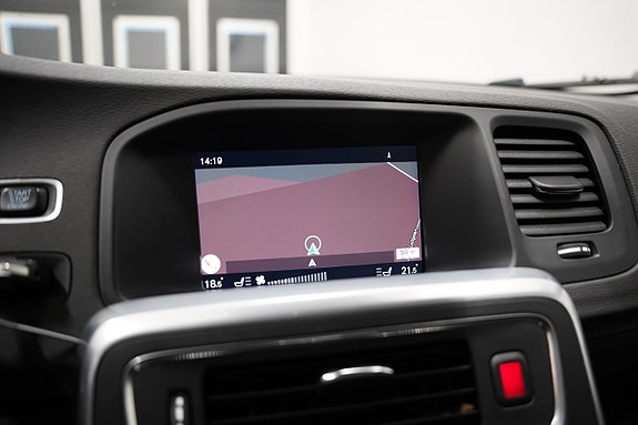 Volvo V60 Cross Country 18 of 23