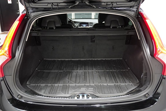 Volvo V60 Cross Country 23 of 23