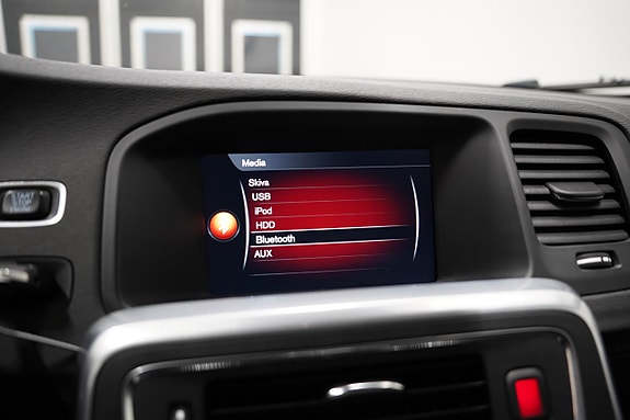 Volvo V60 Cross Country 19 of 23