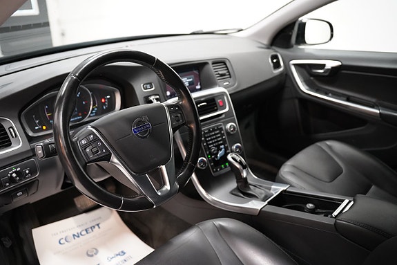 Volvo V60 Cross Country 7 of 23