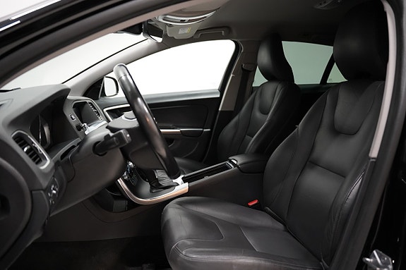 Volvo V60 Cross Country 8 of 23