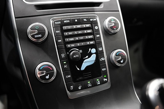 Volvo V60 Cross Country 16 of 23