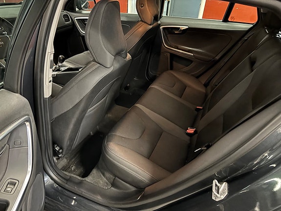 Volvo V60 6 of 7