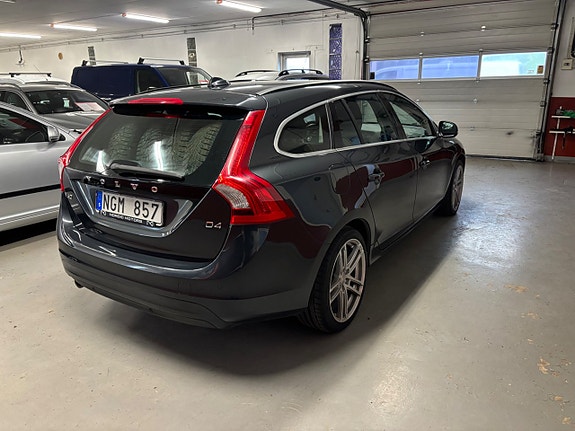 Volvo V60 3 of 7