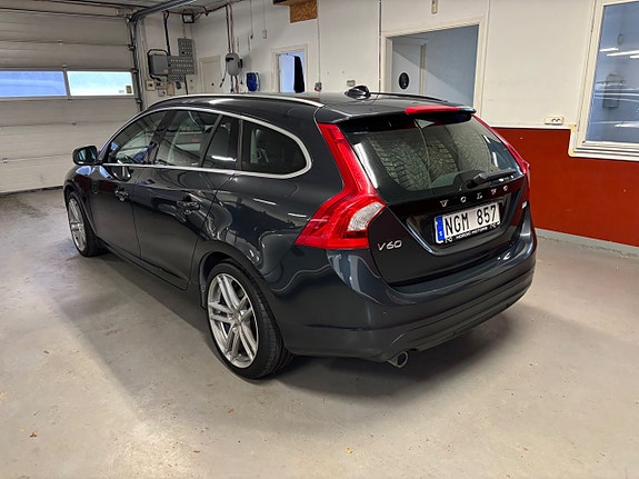 Volvo V60 4 of 7