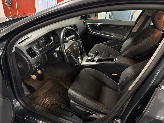 Volvo V60 5 of 7
