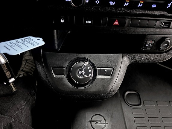 Opel Vivaro 12 of 15