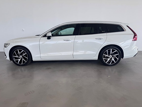 Volvo V60 2 of 16