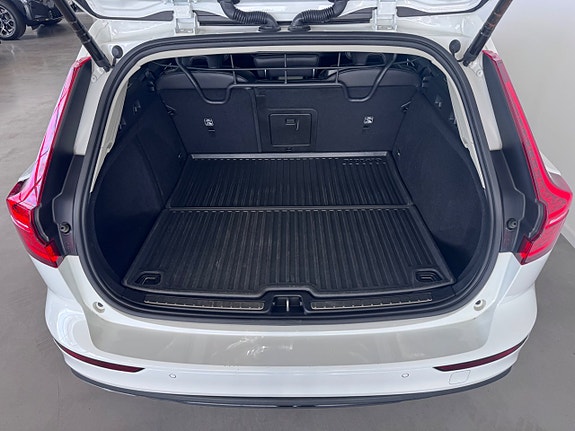 Volvo V60 7 of 16