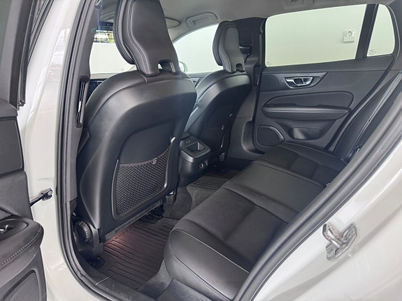 Volvo V60 9 of 16