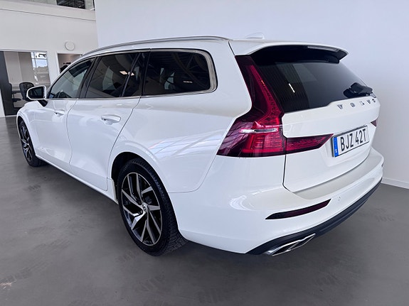 Volvo V60 3 of 16