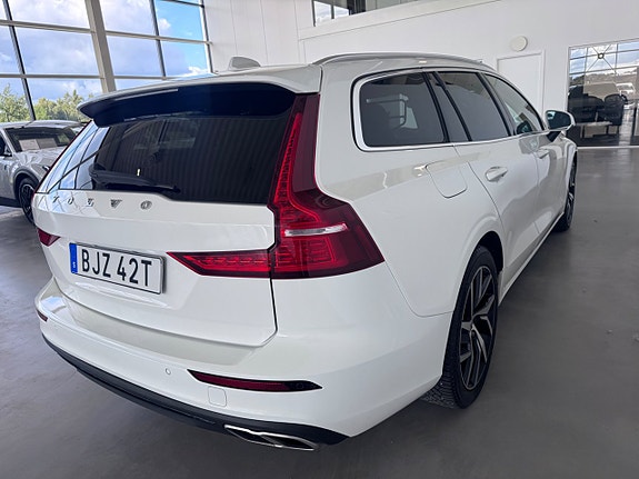 Volvo V60 5 of 16