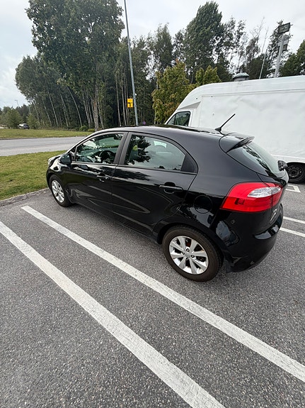 Kia Rio 3 of 6