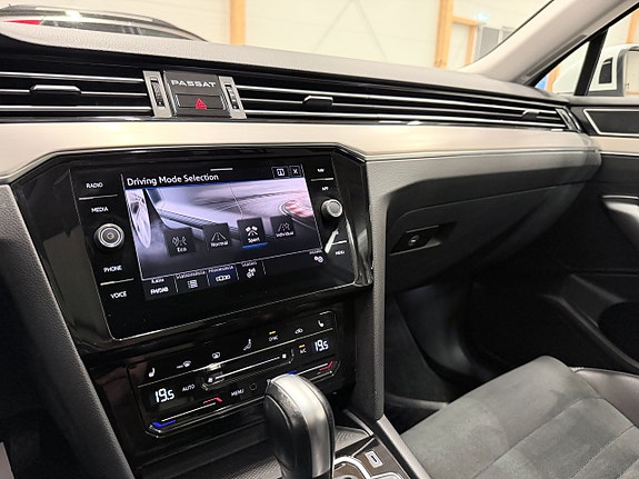 Volkswagen Passat 14 of 20