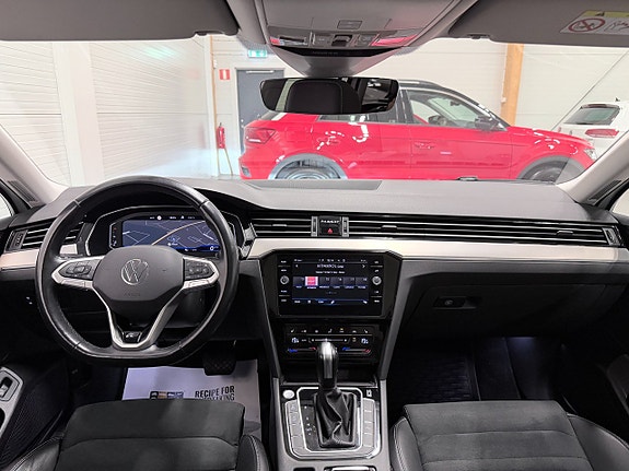 Volkswagen Passat 12 of 20
