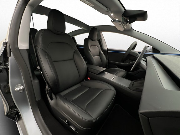 Tesla Model 3 11 of 30