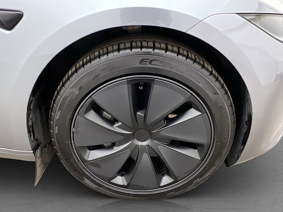 Tesla Model 3 30 of 30