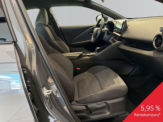 Toyota C-HR 6 of 14