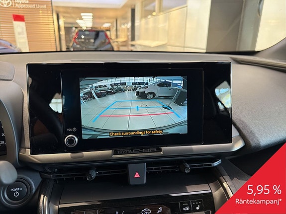 Toyota C-HR 12 of 14