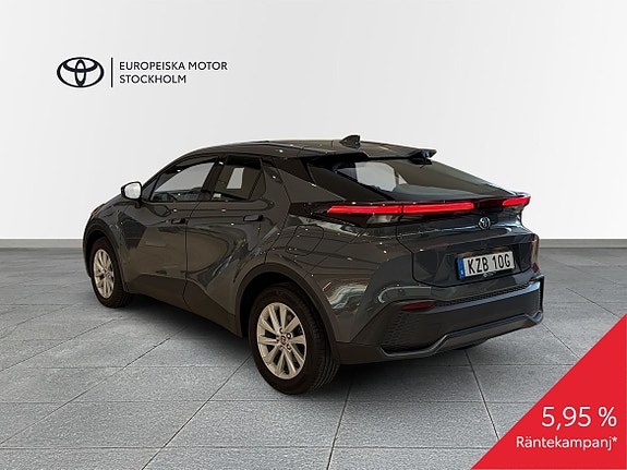 Toyota C-HR 2 of 14