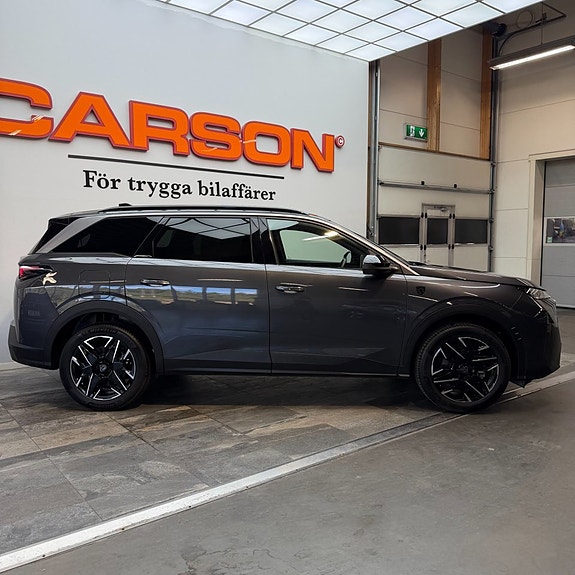 Peugeot 5008 3 of 12