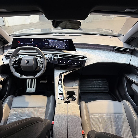 Peugeot 5008 9 of 12