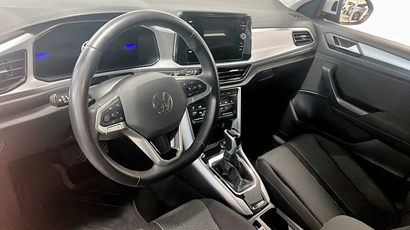 Volkswagen T-Roc 7 of 12