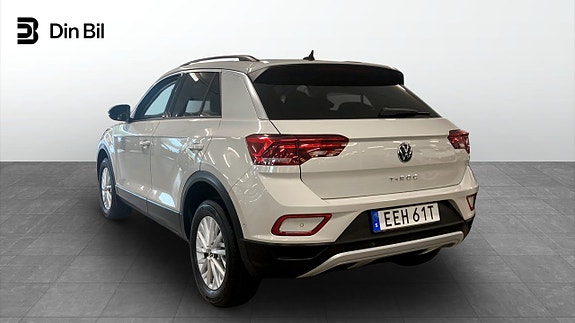 Volkswagen T-Roc 3 of 12