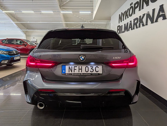 BMW 118i 4 of 21