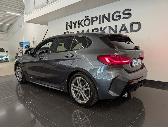 BMW 118i 3 of 21