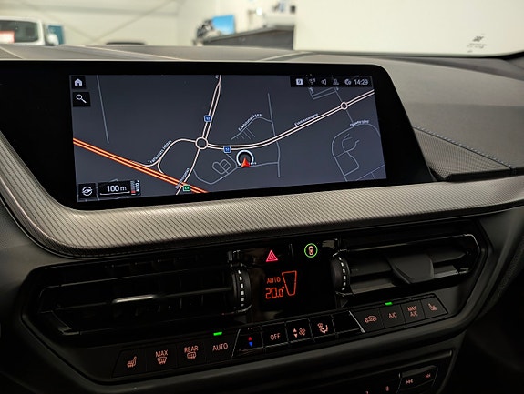 BMW 118i 14 of 21