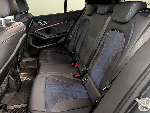 BMW 118i 8 of 21