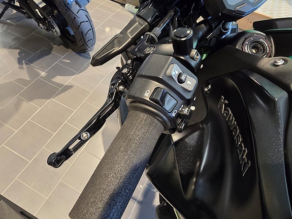 Kawasaki Z900 15 of 19