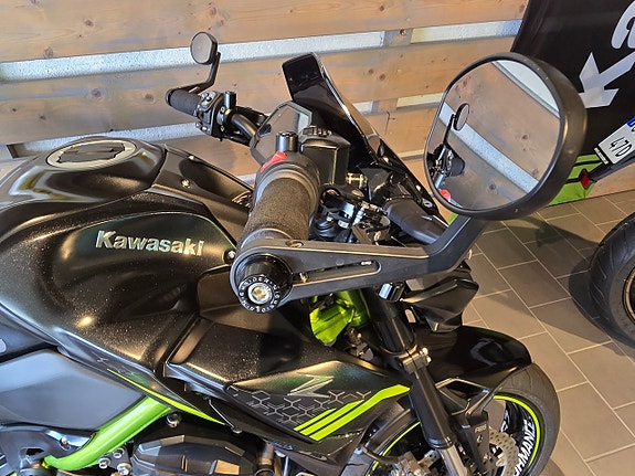 Kawasaki Z900 14 of 19