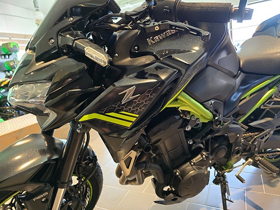 Kawasaki Z900 16 of 19