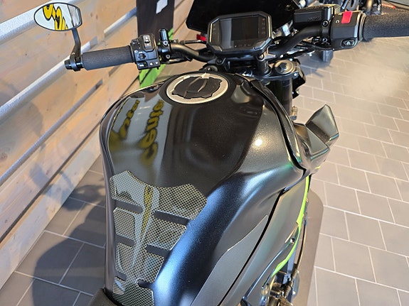 Kawasaki Z900 12 of 19
