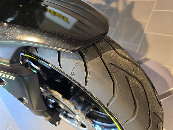 Kawasaki Z900 10 of 19