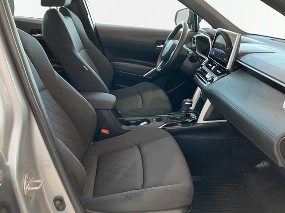 Toyota Corolla Cross 6 of 11