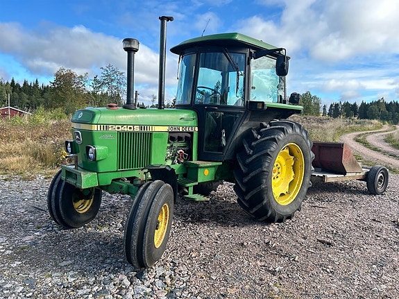 Traktor JOHN DEERE 2040 S HILO