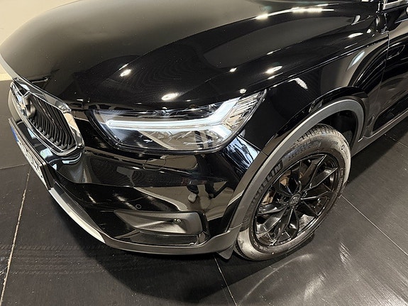 Volvo XC40 11 of 30