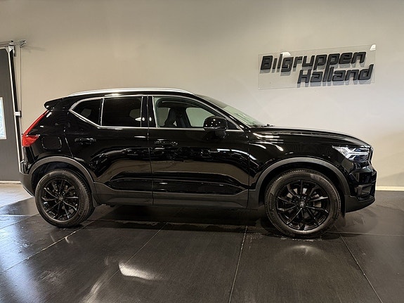 Volvo XC40 6 of 30