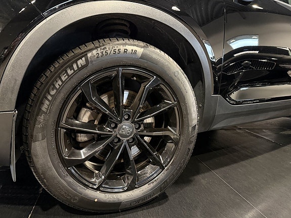 Volvo XC40 12 of 30