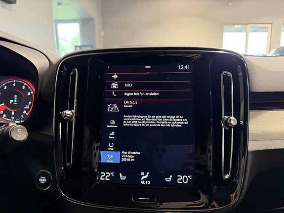 Volvo XC40 30 of 30