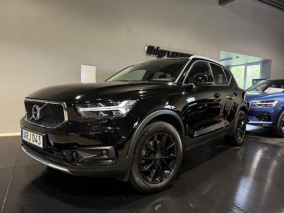 Volvo XC40 10 of 30