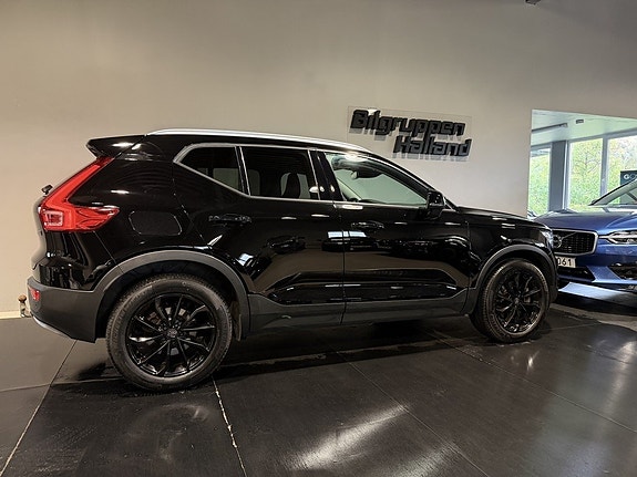 Volvo XC40 8 of 30