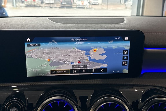Mercedes-Benz CLA35 17 of 29