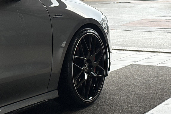 Mercedes-Benz CLA35 8 of 29