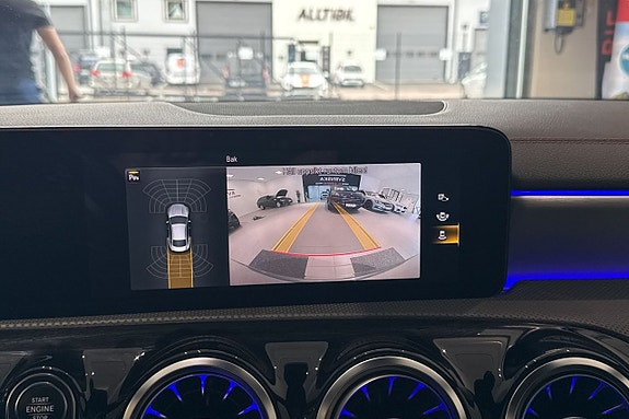 Mercedes-Benz CLA35 15 of 29