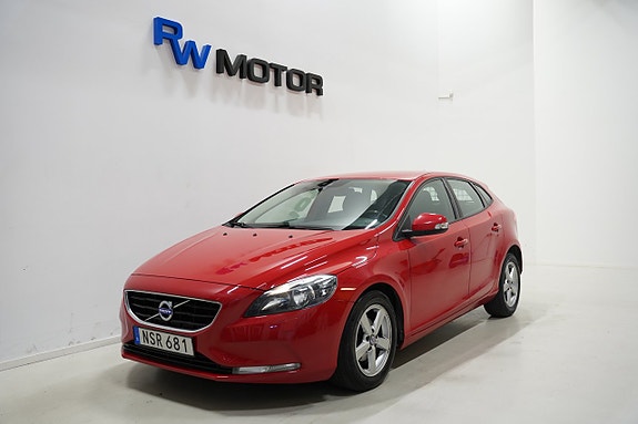 Volvo V40 2 of 19